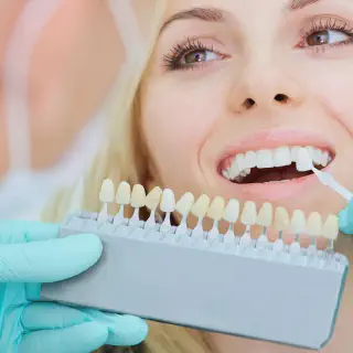 /img/26530-teeth-whitening-maintenance.webp