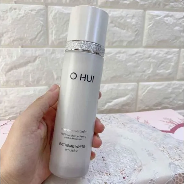 26552 applying cream