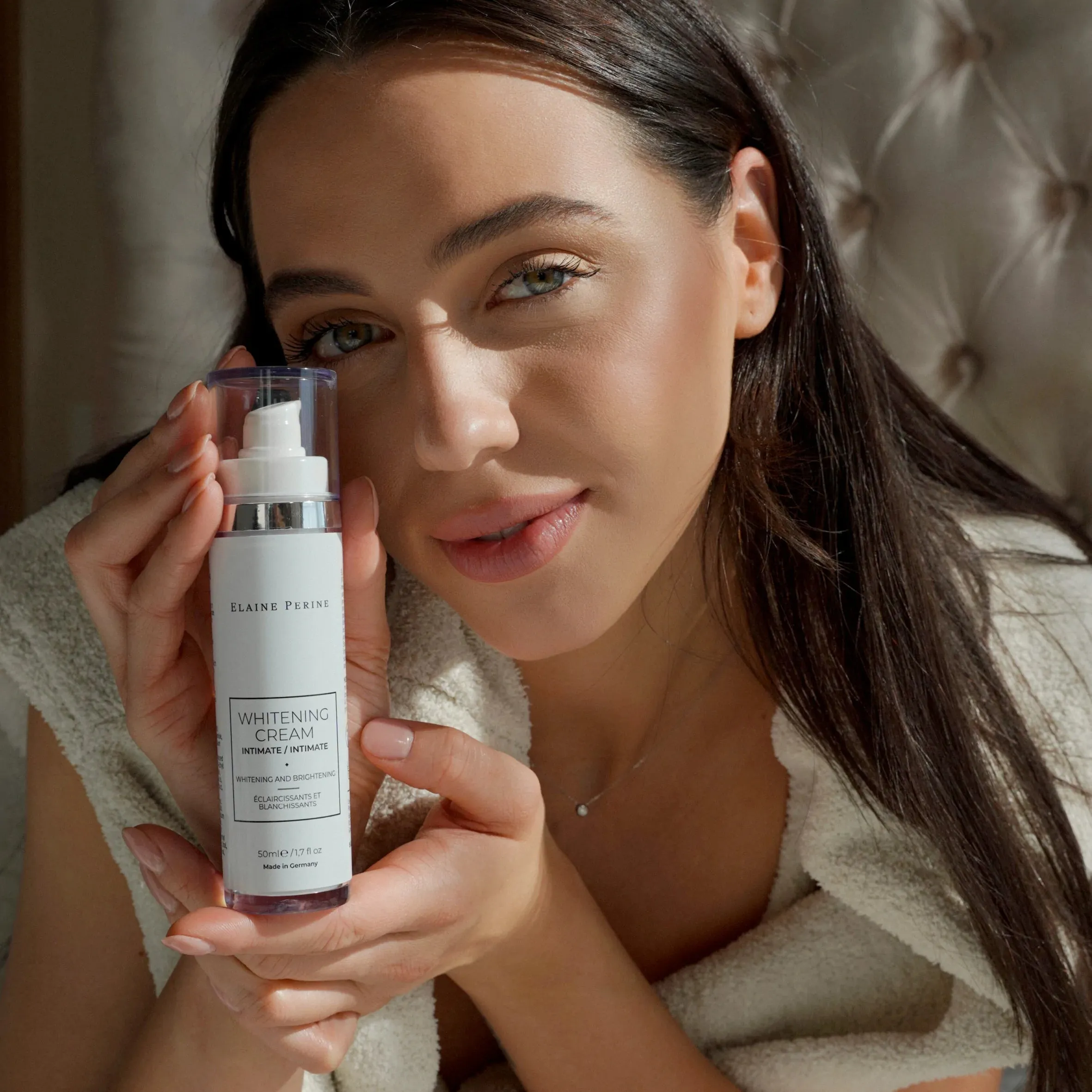 26555 intimate whitening spray product