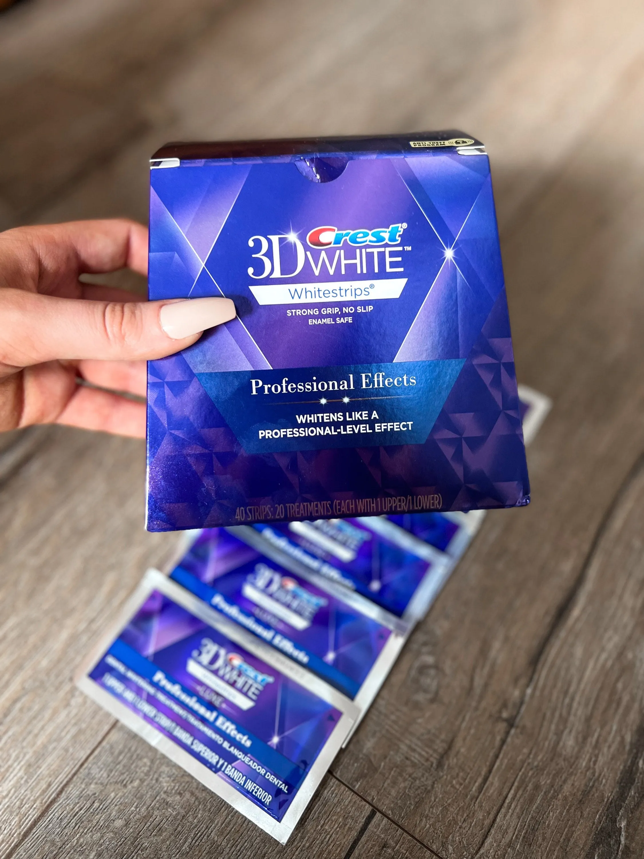 26581 confident smile