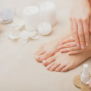 /img/26595-healthy-nails.webp