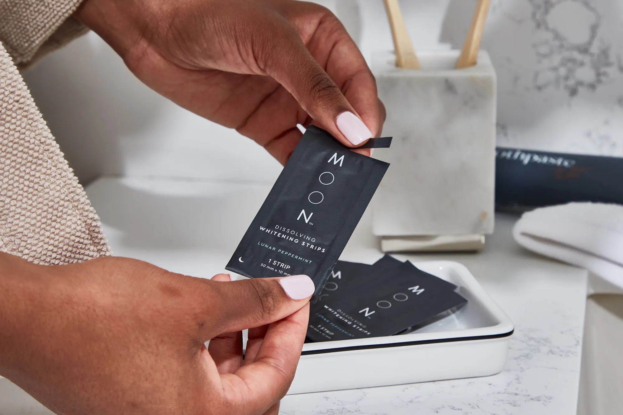 26622 moon oral beauty strips