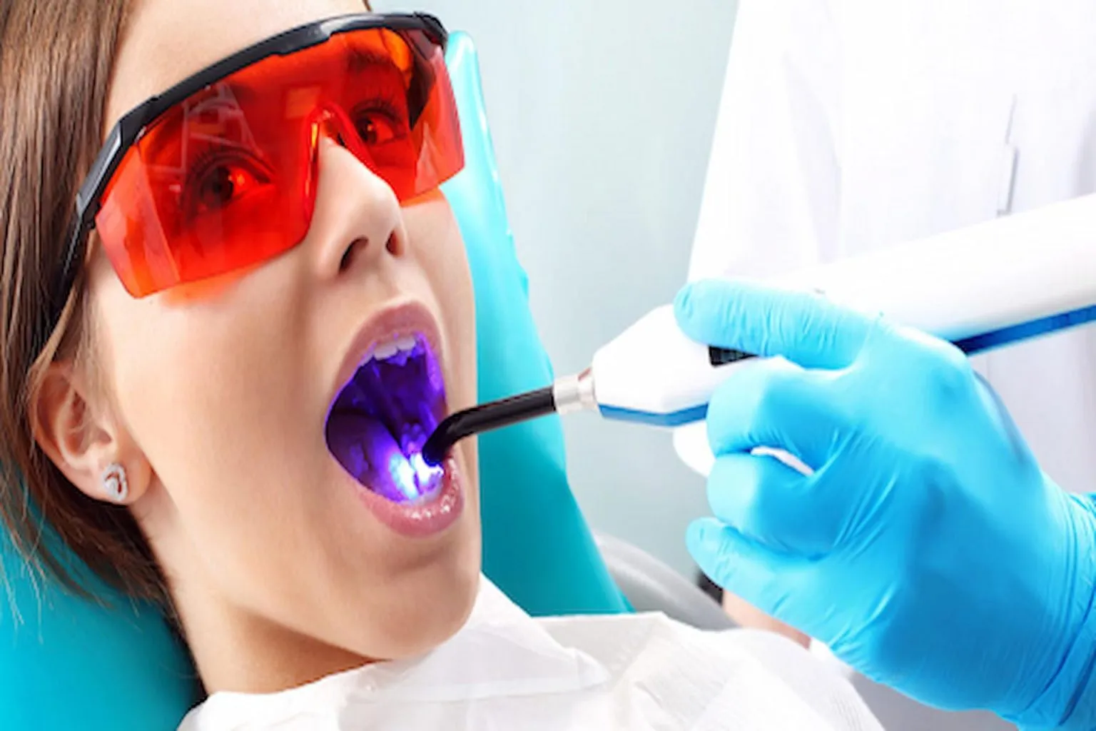 26653 whitening strips application 3