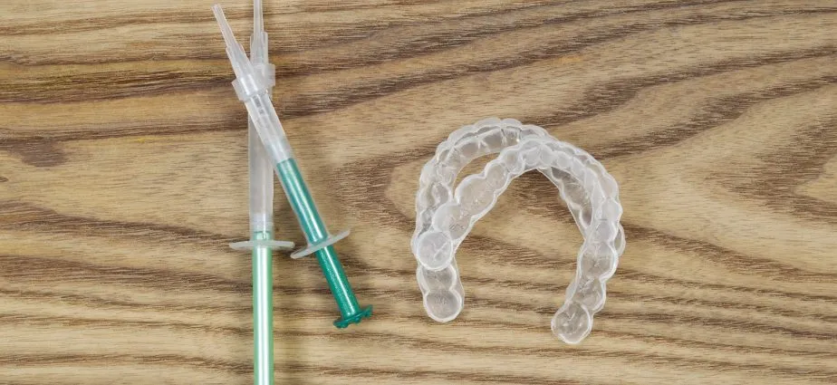 26684 stained foods drinks